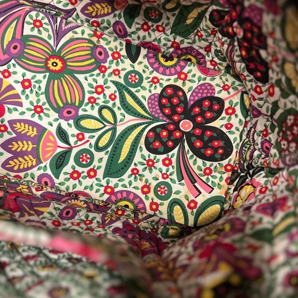 Vera Bradley Large Travel Tote with 6 Inside Pockets Viva La La Green Flowers - Picture 8 of 12